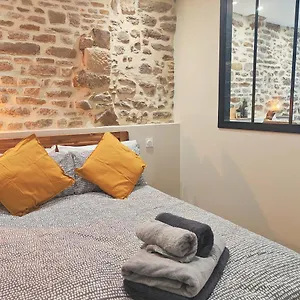 Apartment Halo Et Duplex Les Filles, Dinan
