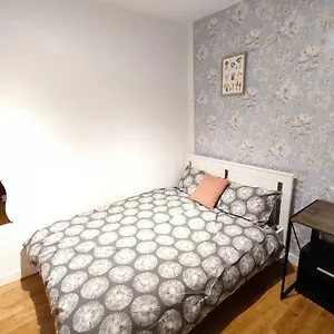 https://central-spacious-flat-with-2-to-3-bedrooms.cambridgehotelsuk.com