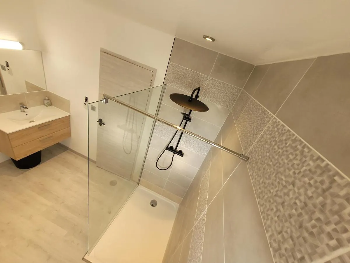Apartment Aux Portes Du Mont Saint-James